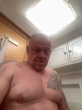 JakubW79 online show from 15, 4, 2026