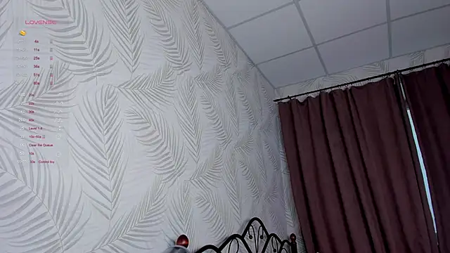 Snapshot of Blossom_Sonya chatting on 4, 2, 2025 Blossom Sonya online show from 4, 2, 2025