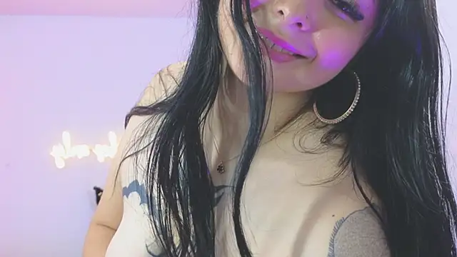 Snapshot of hina_tay chatting on 3, 2, 2025 hina tay online show from 3, 2, 2025