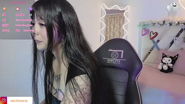 Snapshot of hina_tay chatting on 3, 11, 2025 hina tay online show from 3, 11, 2025