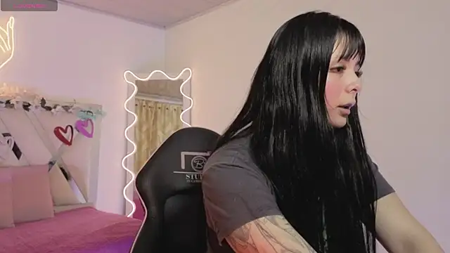 Snapshot of hina_tay chatting on 6, 11, 2025 hina tay online show from 6, 11, 2025