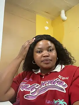 Snapshot of Curveysinaa chatting on 7, 2, 2025 Curveysinaa online show from 7, 2, 2025