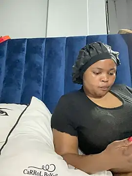 Snapshot of Curveysinaa chatting on 10, 2, 2025 Curveysinaa online show from 10, 2, 2025