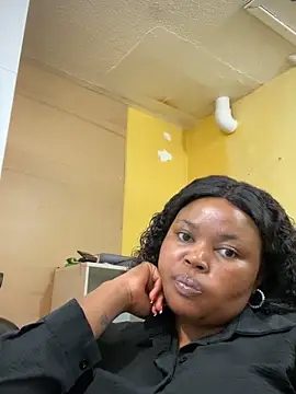 Snapshot of Curveysinaa chatting on 11, 2, 2025 Curveysinaa online show from 11, 2, 2025