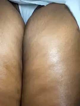 Snapshot of Curveysinaa chatting on 22, 2, 2025 Curveysinaa online show from 22, 2, 2025