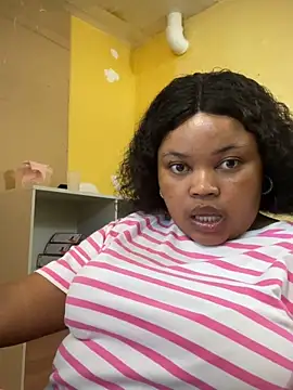 Snapshot of Curveysinaa chatting on 7, 3, 2025 Curveysinaa online show from 7, 3, 2025