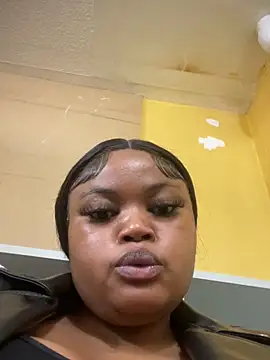 Snapshot of Curveysinaa chatting on 18, 3, 2025 Curveysinaa online show from 18, 3, 2025