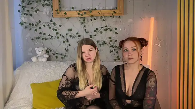 Snapshot of __2sya__ chatting on 5, 2, 2025 2sya online show from 5, 2, 2025