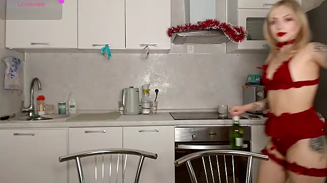 Snapshot of Red__Candy chatting on 31, 12, 2024 Red Candy online show from 31, 12, 2024