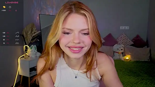 Snapshot of Red__Candy chatting on 14, 9, 2025 Red Candy online show from 14, 9, 2025