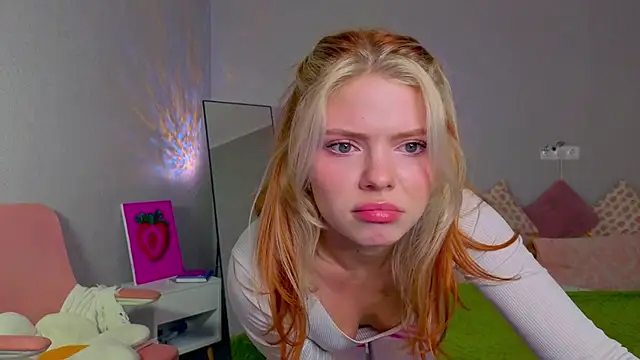 Snapshot of Red__Candy chatting on 13, 11, 2025 Red Candy online show from 13, 11, 2025