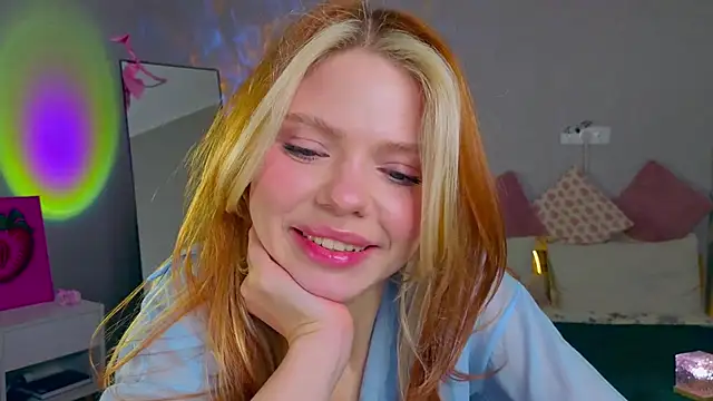 Snapshot of Red__Candy chatting on 25, 11, 2025 Red Candy online show from 25, 11, 2025