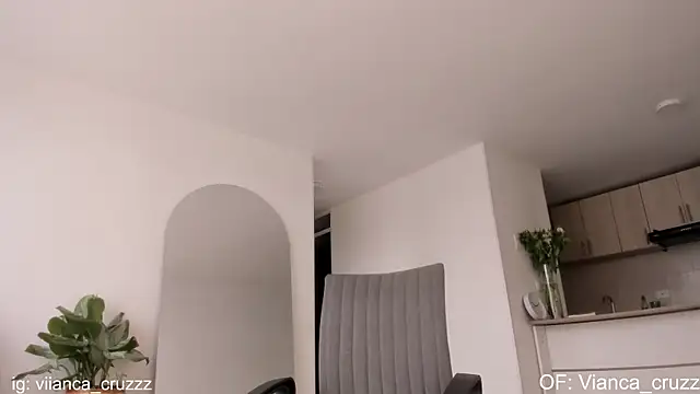 vianca cruzz online show from 30, 1, 2025