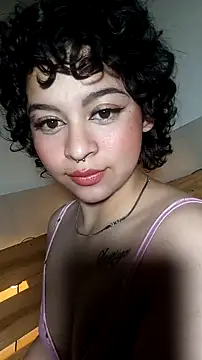 Snapshot of Bitsy_Messy chatting on 15, 12, 2025 Bitsy Messy online show from 15, 12, 2025