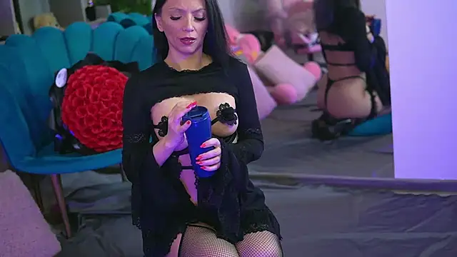 VivianneSteinX online show from 2, 3, 2025