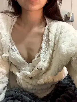 Snapshot of Aimeil chatting on 5, 12, 2024 Aimeil online show from 5, 12, 2024