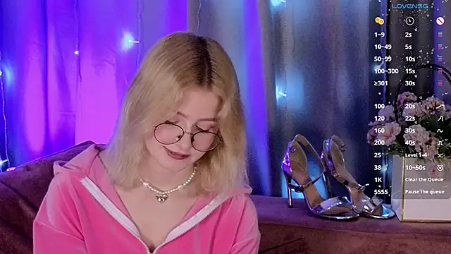 Snapshot of jenny_bunny_ chatting on 9, 1, 2025 jenny bunny online show from 9, 1, 2025