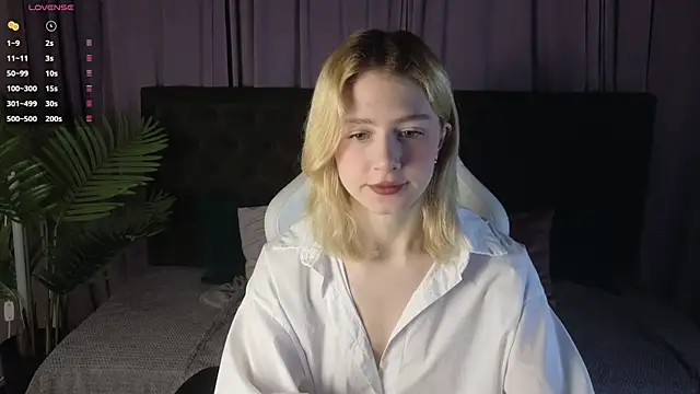 Snapshot of jenny_bunny_ chatting on 6, 3, 2025 jenny bunny online show from 6, 3, 2025