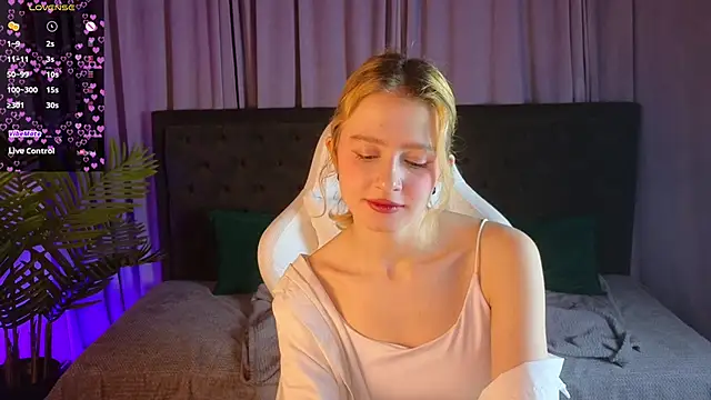 Snapshot of jenny_bunny_ chatting on 7, 3, 2025 jenny bunny online show from 7, 3, 2025