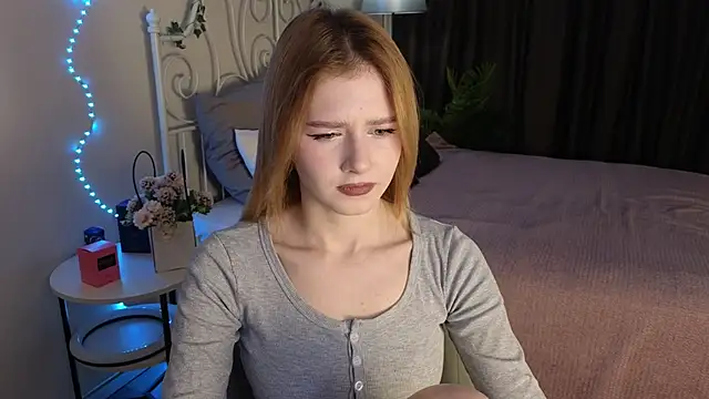 Snapshot of jenny_bunny_ chatting on 8, 10, 2025 jenny bunny online show from 8, 10, 2025