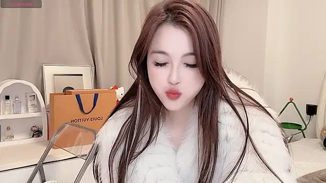 Snapshot of Neyllar chatting on 19, 3, 2025 Neyllar online show from 19, 3, 2025