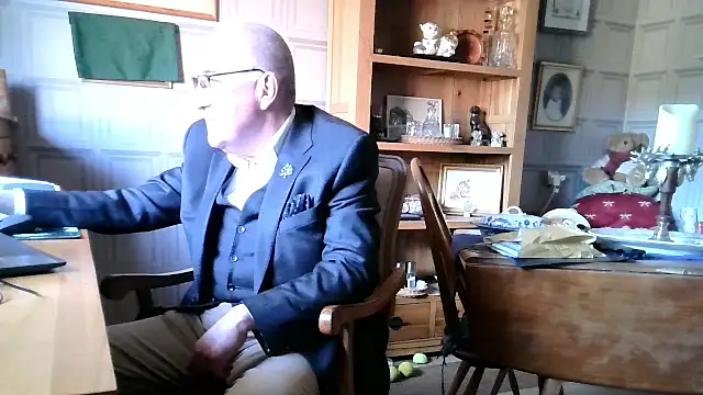 Adamdaddybear online show from 30, 1, 2025