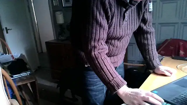 Adamdaddybear online show from 23, 2, 2025