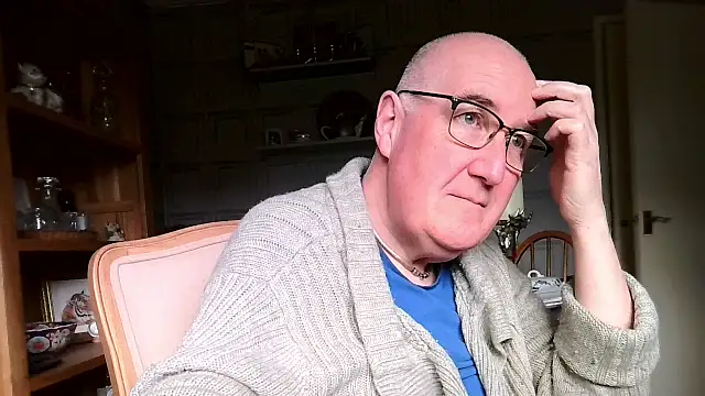 Adamdaddybear online show from 8, 3, 2025