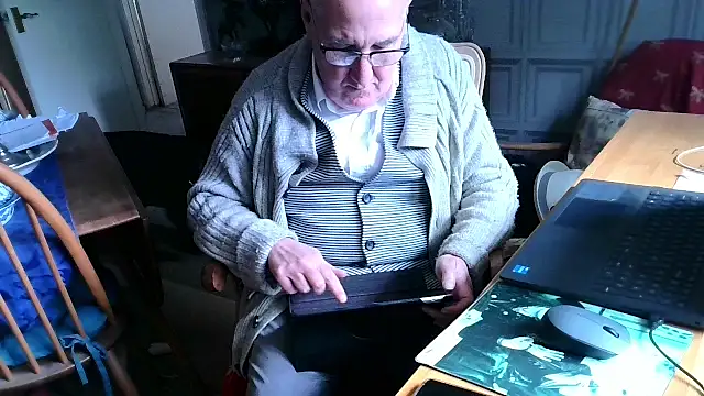 Adamdaddybear online show from 13, 3, 2025