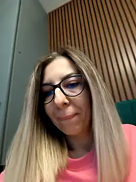 Snapshot of SukyGirl chatting on 13, 1, 2025 SukyGirl online show from 13, 1, 2025