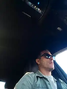 Snapshot of Lucas___81 chatting on 24, 10, 2025 Lucas   81 online show from 24, 10, 2025