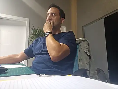 Snapshot of Lucas___81 chatting on 28, 10, 2025 Lucas 81 online show from 28, 10, 2025