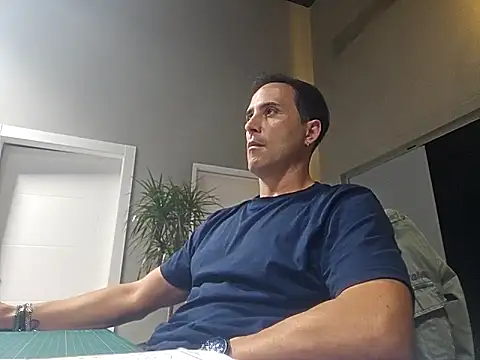 Snapshot of Lucas___81 chatting on 29, 10, 2025 Lucas 81 online show from 29, 10, 2025