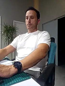 Snapshot of Lucas___81 chatting on 4, 11, 2025 Lucas 81 online show from 4, 11, 2025