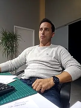 Snapshot of Lucas___81 chatting on 6, 11, 2025 Lucas 81 online show from 6, 11, 2025