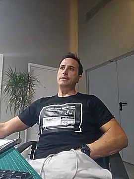 Snapshot of Lucas___81 chatting on 13, 11, 2025 Lucas 81 online show from 13, 11, 2025