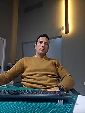 Snapshot of Lucas___81 chatting on 2, 12, 2025 Lucas 81 online show from 2, 12, 2025