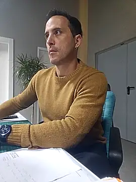 Snapshot of Lucas___81 chatting on 4, 12, 2025 Lucas 81 online show from 4, 12, 2025