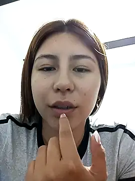 Snapshot of Sara_Brownx chatting on 21, 4, 2026 Sara Brownx online show from 21, 4, 2026