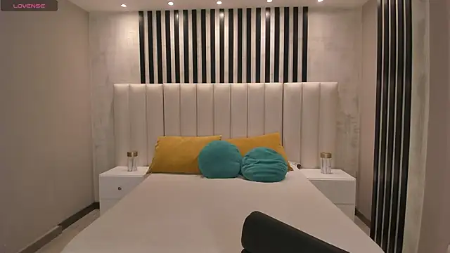 GiaFerrara online show from 5, 2, 2025