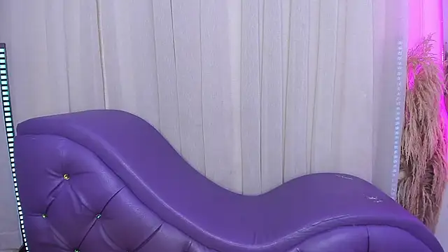 Yourslust  online show from 5, 2, 2026