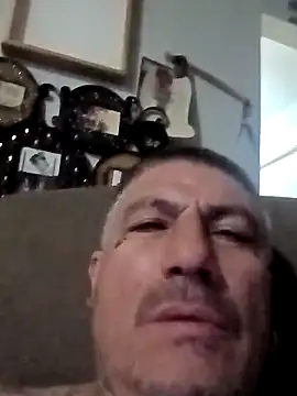 Snapshot of B_DOGG69 chatting on 4, 3, 2025 B DOGG69 online show from 4, 3, 2025