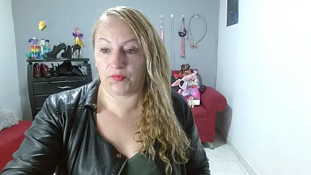 Snapshot of emperabigbootybigass chatting on 3, 2, 2025 emperabigbootybigass online show from 3, 2, 2025