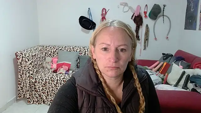 emperabigbootybigass online show from 18, 3, 2026