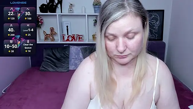 Snapshot of AnnaXCherri chatting on 25, 11, 2025 AnnaXCherri online show from 25, 11, 2025