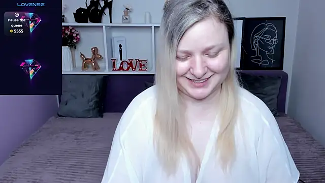 Snapshot of AnnaXCherri chatting on 28, 11, 2025 AnnaXCherri online show from 28, 11, 2025