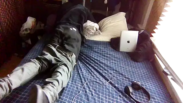 Snapshot of DevinToore chatting on 7, 7, 2026 DevinToore online show from 7, 7, 2026