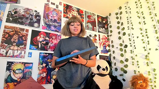 Snapshot of miku_katsuragi chatting on 19, 12, 2024 miku katsuragi online show from 19, 12, 2024