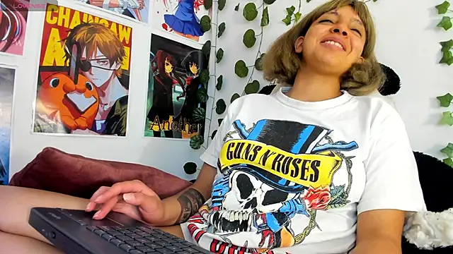 Snapshot of miku_katsuragi chatting on 8, 1, 2025 miku katsuragi online show from 8, 1, 2025