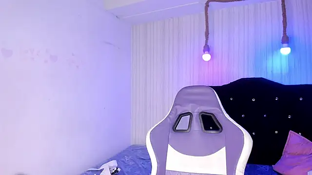 Snapshot of miku_katsuragi chatting on 7, 10, 2025 miku katsuragi online show from 7, 10, 2025